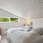 Cosy And Charming With Lovely Terraces, Conservatory, Annexes And A Large Natural Plot Just A Few Minutes Walk From The エーベルトフト