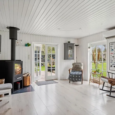 Holiday home Charming Close To A Great Sandy Ebeltoft