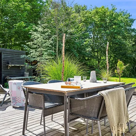 Cosy And Charming With Lovely Terraces, Conservatory, Annexes And A Large Natural Plot Just A Few Minutes Walk From The * Ebeltoft