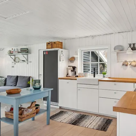 Cosy And Charming With Lovely Terraces, Conservatory, Annexes And A Large Natural Plot Just A Few Minutes Walk From The * Ebeltoft